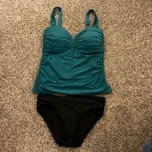*Host Pick 7/7/21* Green/black 2 piece tankini swim suit, size 10